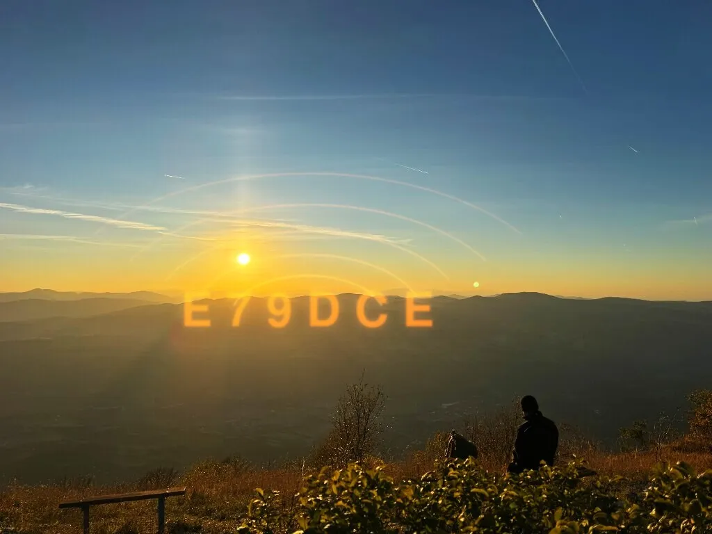 Zalazak sunca iznad banjalučkih brda sa pozivnim znakom E79DCE